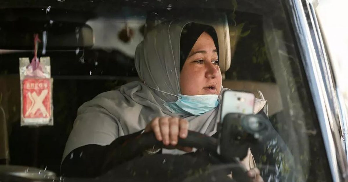 Palestinian Mother Of 5 Becomes Gazas First Woman Taxi Driver Keeptaxisaliveorg
